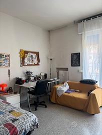 Stanza grande doppia uso singola in Mazzini