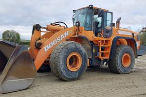 Pala gommata Doosan 450