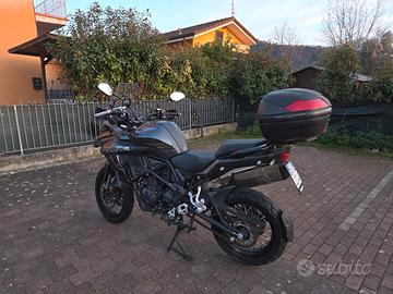 trk 502x benelli moto