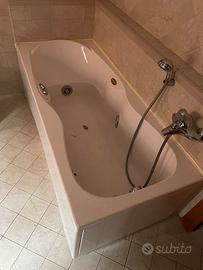 Vasca Idromassaggio Jacuzzi
