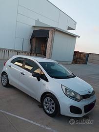 Kia Rio 1.1 Diesel 75CV OK NEOPATENTATI!