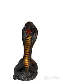 statua cobra 