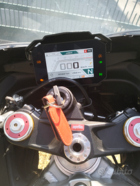 Aprilia rsv4 1100