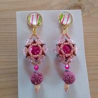 orecchini fatti a mano, fucsia. perline e Swarovsk