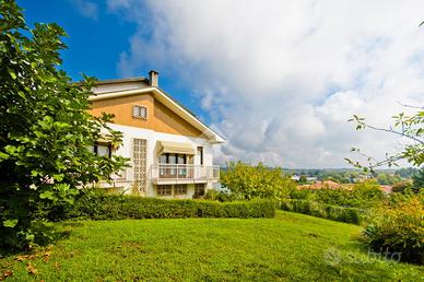 VILLA SINGOLA A PECETTO TORINESE