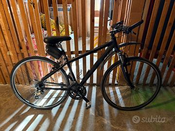 Bici cambio Shimano e forcella regolabile