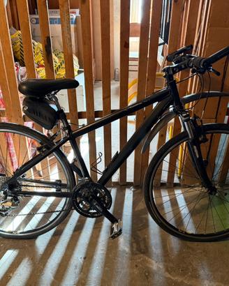 Bici cambio Shimano e forcella regolabile