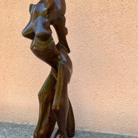 Scultura femminile  Africana in legno