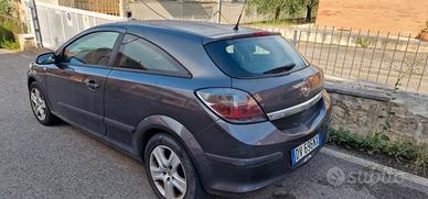 OPEL Astra - 2009