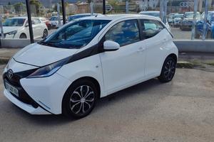 Toyota Aygo 1.0 VVT-i 69 CV 5 porte x-play