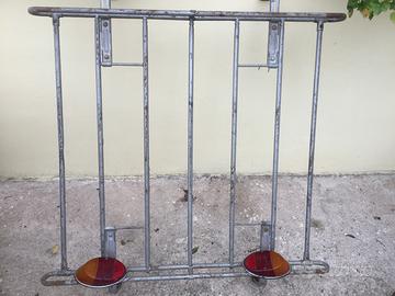 Maggiolino fanali posteriori ww e un portapacchi.