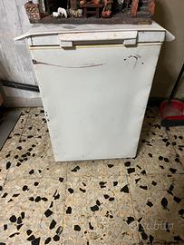 Congelatore piccolo
