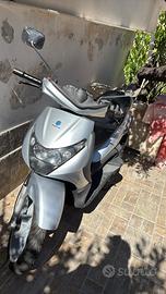 Beverly 250 faro a v