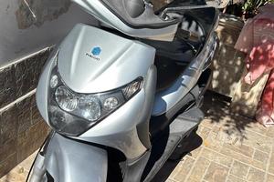 Beverly 250 faro a v