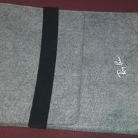 Custodia Ray-Ban originale in feltro grigio