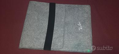 Custodia Ray-Ban originale in feltro grigio