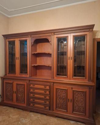 Credenza in stile