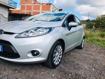 Ford Fiesta 1.4TDCI NEOPATENTATI CHIAMA