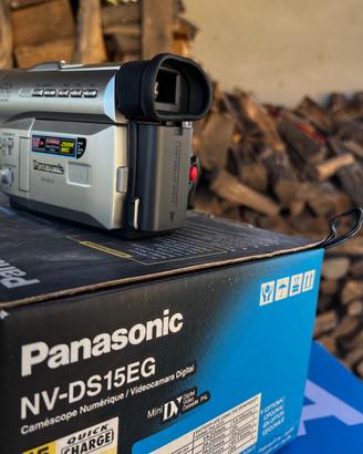Videocamera Panasonic NV-DS15EG MiniDV + scatola