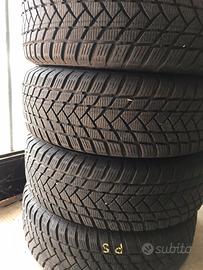 Pneumatici invernali 185/60 R15 con cerchi