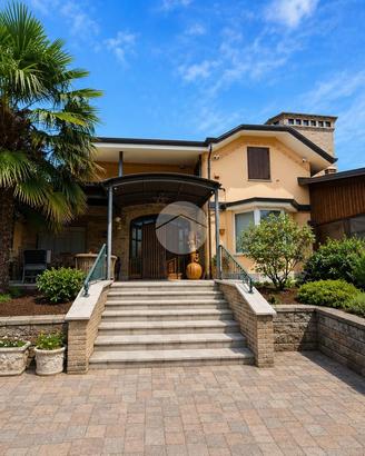 VILLA SINGOLA A STRAMBINO