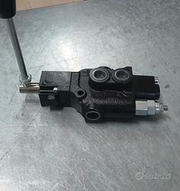 Distributore 3/8 doppio effetto