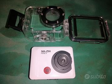 Action cam con 2 schede e accessori 