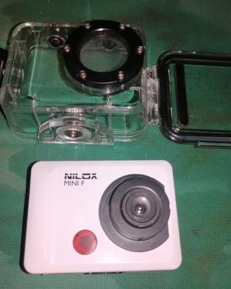 Action cam con 2 schede e accessori 