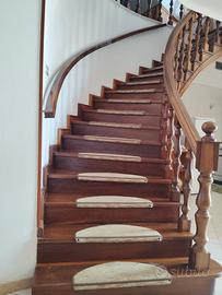 Scala in noce massello meravigliosa