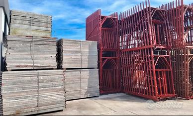 Usato giardinaggio colore rosso