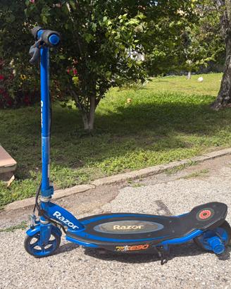 Monopattino Elettrico Razor E90 per bambini