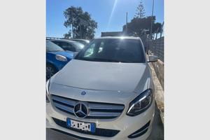 MERCEDES-BENZ B 180 Premium