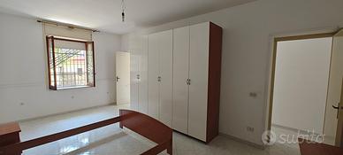 Armadio 6 ante + giroletto