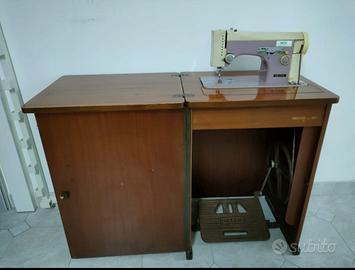 Macchina da cucire Necchi 267 con mobile e pedale