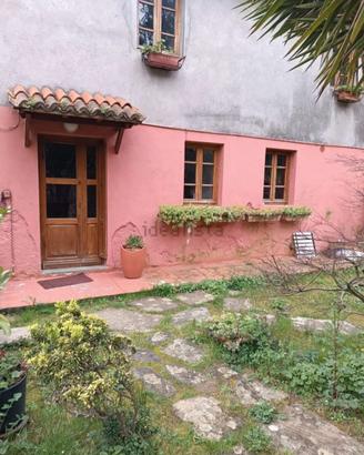 Casa indipendente con giardino