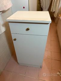 Mobiletto da bagno