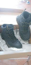 Dr Martens modello Silla