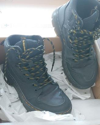Dr Martens modello Silla