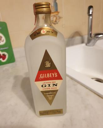 GILBEY'S  Distilled London Dry Gin