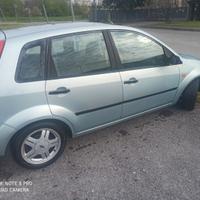  Ford Fiesta anno 2004 