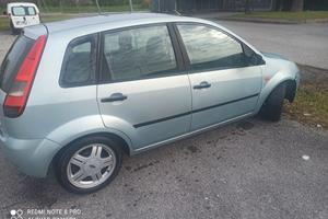  Ford Fiesta anno 2004 