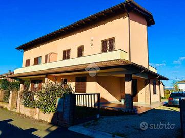 VILLA SINGOLA A GRANOZZO CON MONTICELLO