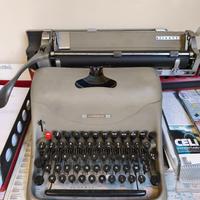 Macchina da scrivere Olivetti