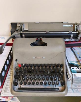 Macchina da scrivere Olivetti