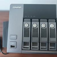 QNAP TS-410 NAS 4 bay RAID senza dischi