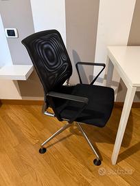 Vitra Meda Chair mod. Conference