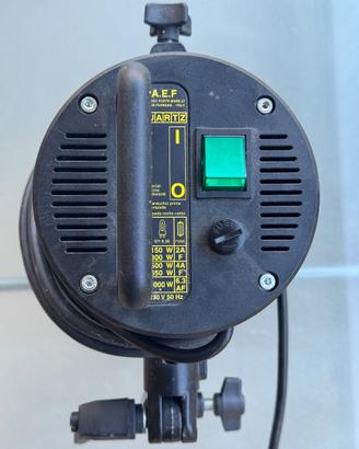 AEF ILLUMINATORE AL QUARZO LUCE 3200 °K PHOTOLIGHT