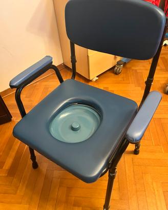 Sedia comoda WC da camera con braccioli e secchio