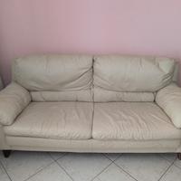 Divano in pelle integro