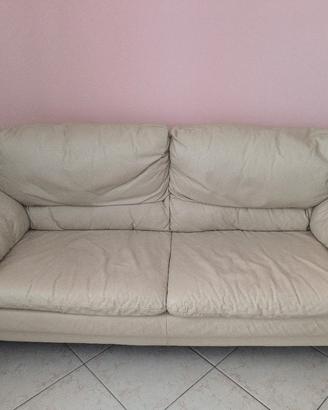 Divano in pelle integro